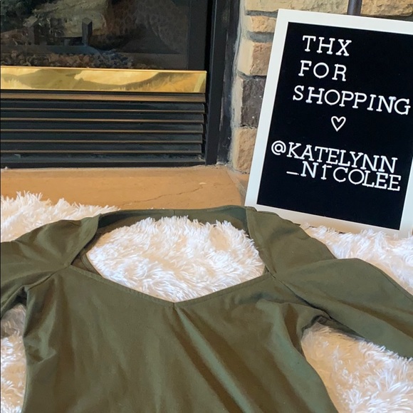 Victoria’s Secret open back, 3/4 sleeve shirt - Picture 2 of 4